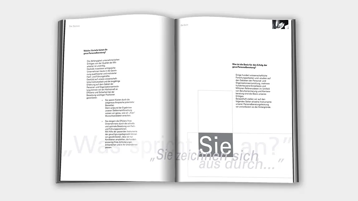 Print Design München für die Innenseiten einer Broschüre zur Personalberatung